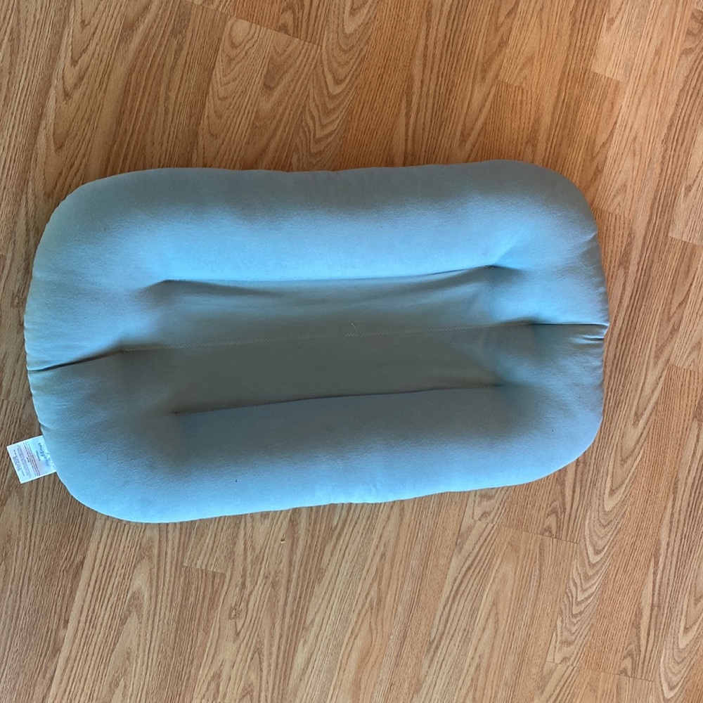 Snuggle me organic baby lounger